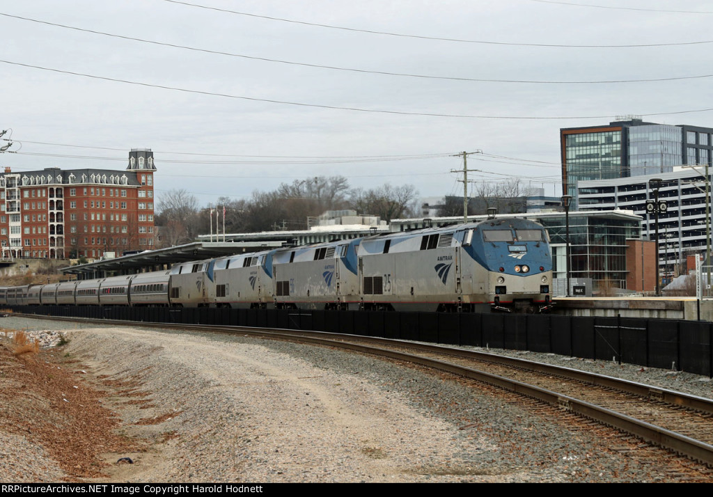 AMTK 25 leads 3 other locos on train P092-19